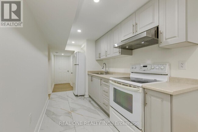 Photo - 655 Paragon Pl