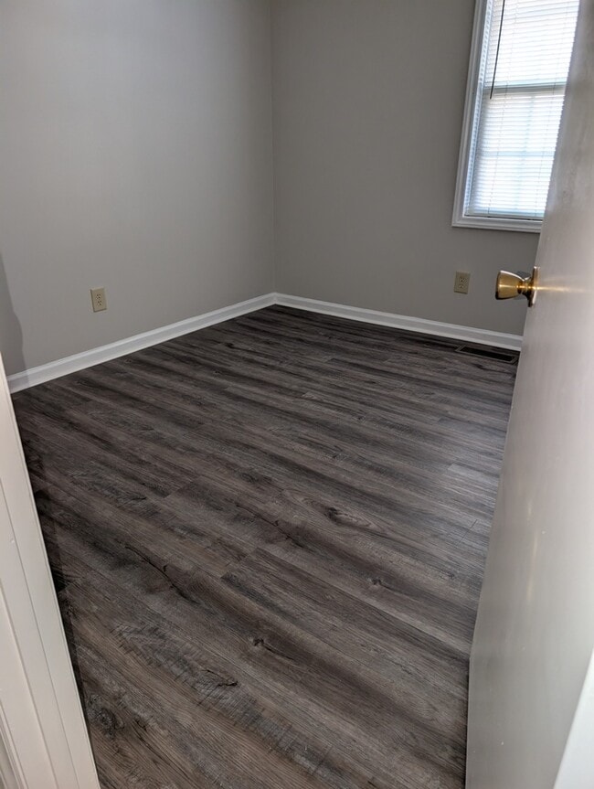 Photo - 2110 Shamrock Dr E