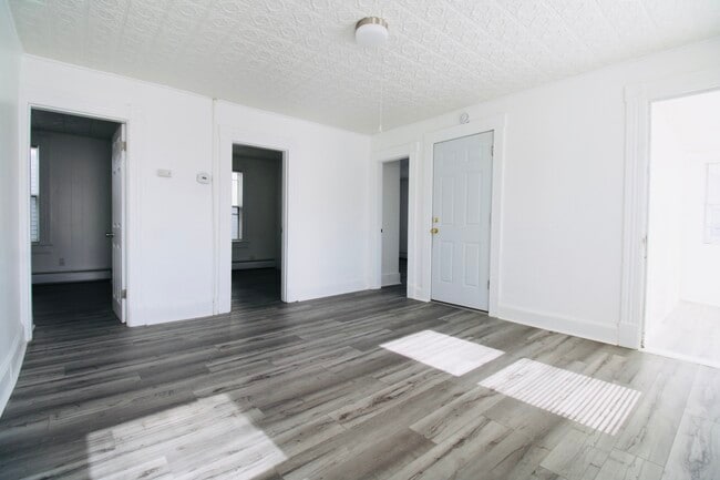 Photo - 61 N Leonard St Unit 2