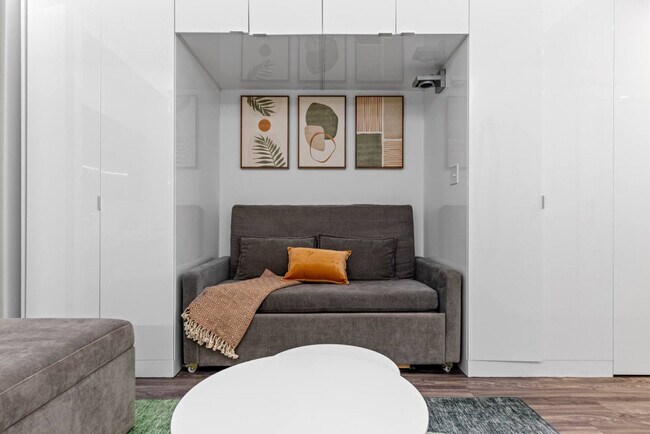 Photo - 12607 Larchmere Blvd Unit ID1340549P