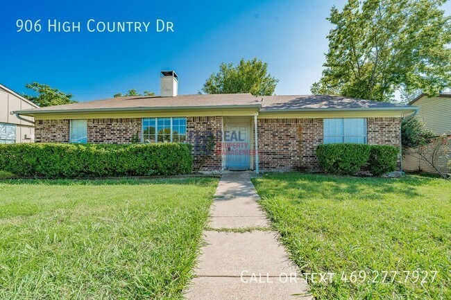 Photo - 906 High Country Dr