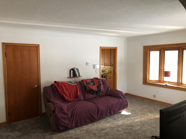 Building Photo - 825 5th Ave S