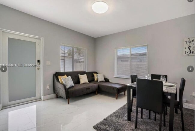 Photo - 1526 NE 110th St