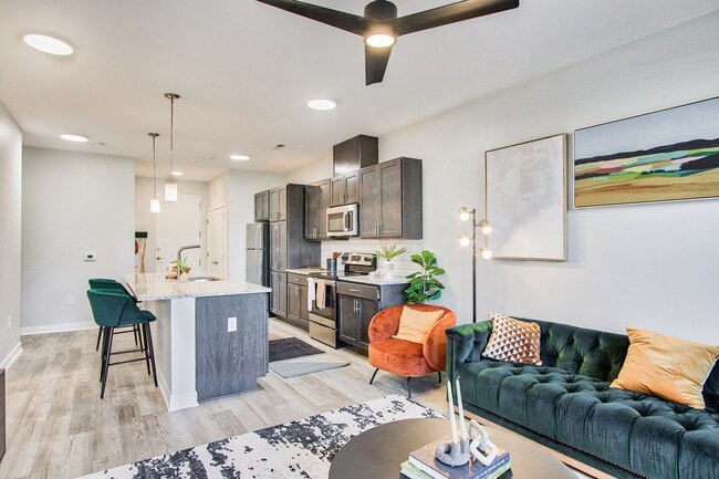 Photo - Bold on Blvd