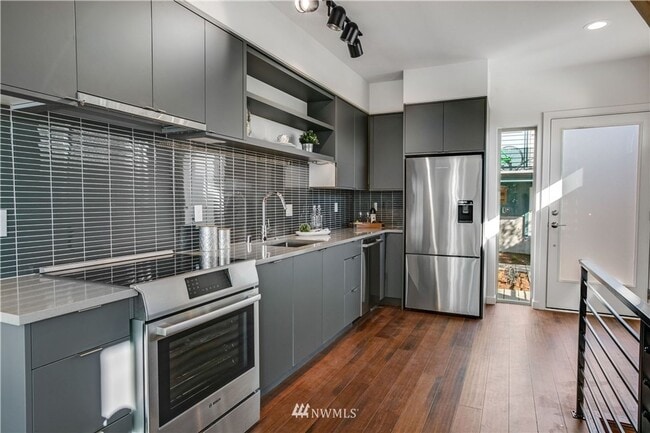 Photo - First Hill Modern 2-Bedroom Condo with Rooftop Views – Seattle