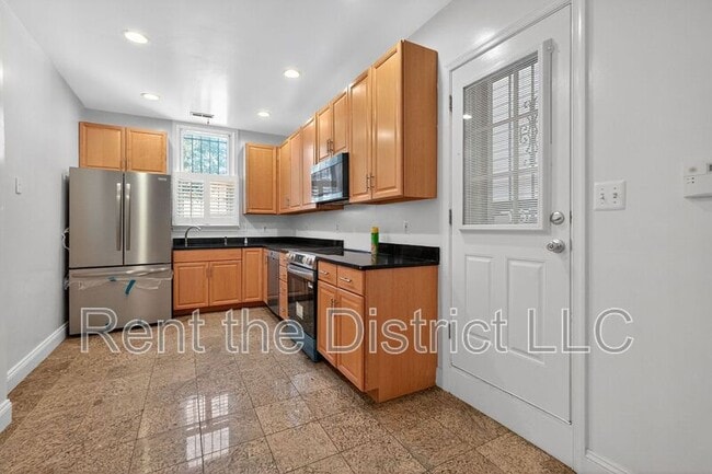 Photo - 902 13th St NE