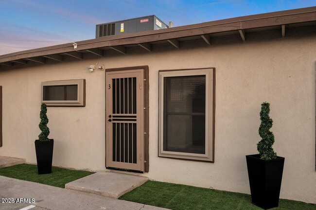 Building Photo - 1108 S 33rd Ave Unit Apt 3