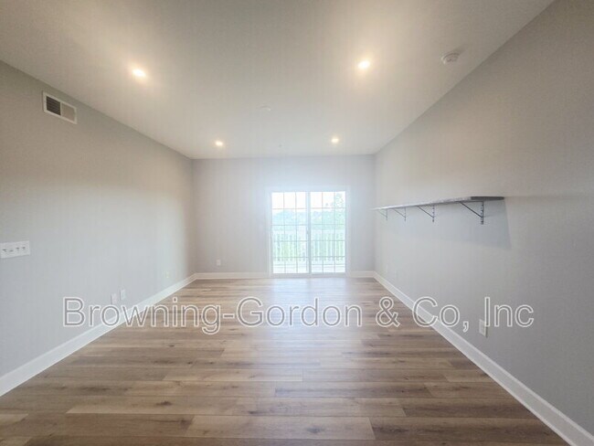 Photo - 8601 Peckham Ln Unit #7