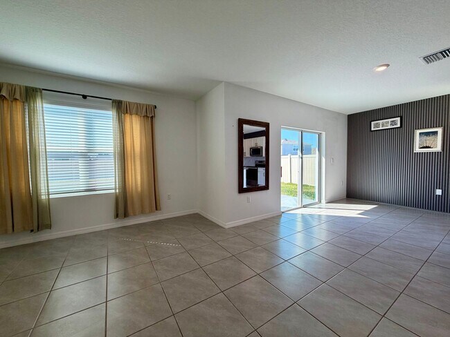 Photo - Beautiful 4 bed/3 bath 2 story!