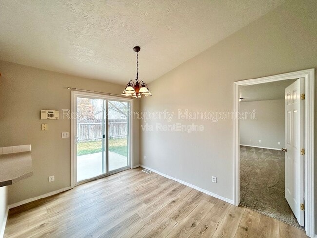 Photo - 668 N Quarter Moon Ave