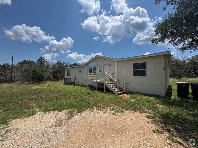 Building Photo - 3-Bed with Granite Kitchen Countertops & C... Rental