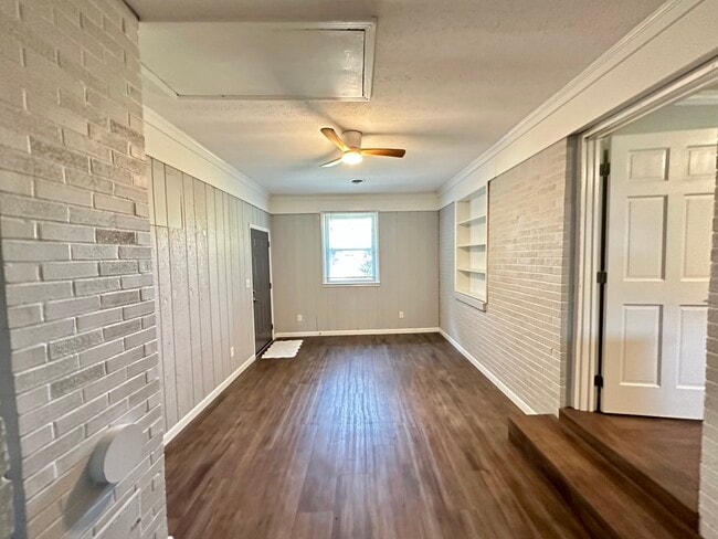 Photo - 1115 Patrick St