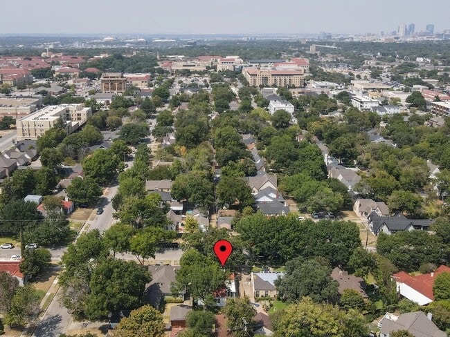 12 minutos a pie de TCU - 2917 Benbrook Blvd