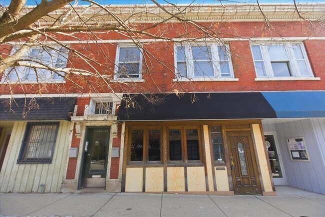 Building Photo - 4641 N Rockwell St Unit 2