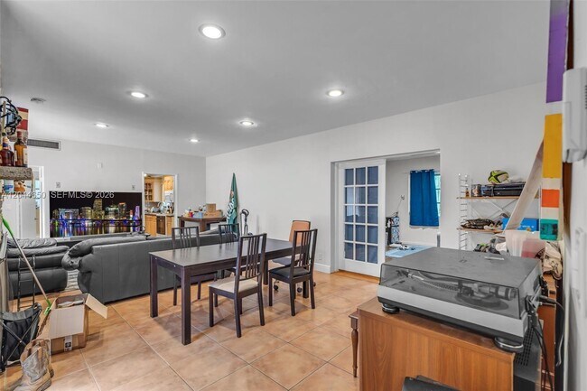 Photo - 1439 Miller Rd