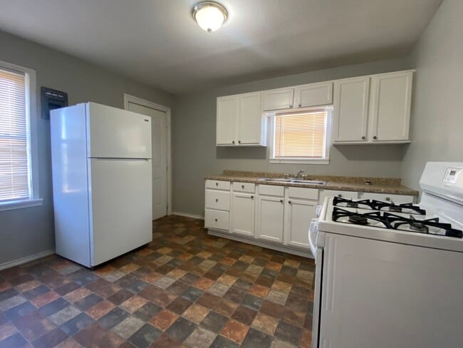 Photo - 2 bed 1 bath now available near Chatman Park