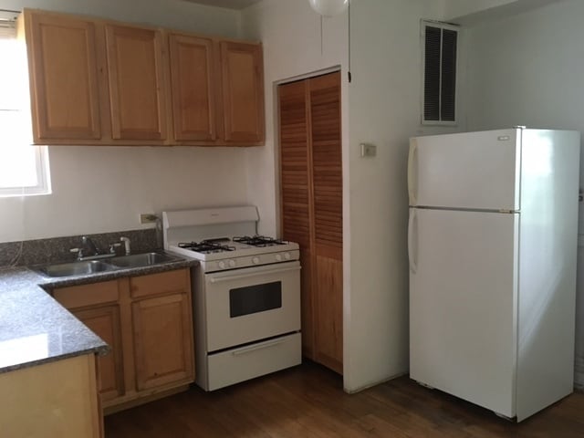 Photo - 3246 N Seminary Ave Unit 1R