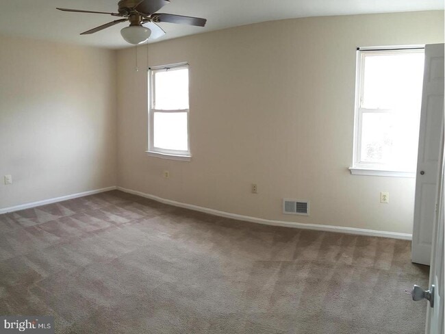 Photo - 8091 Community Dr