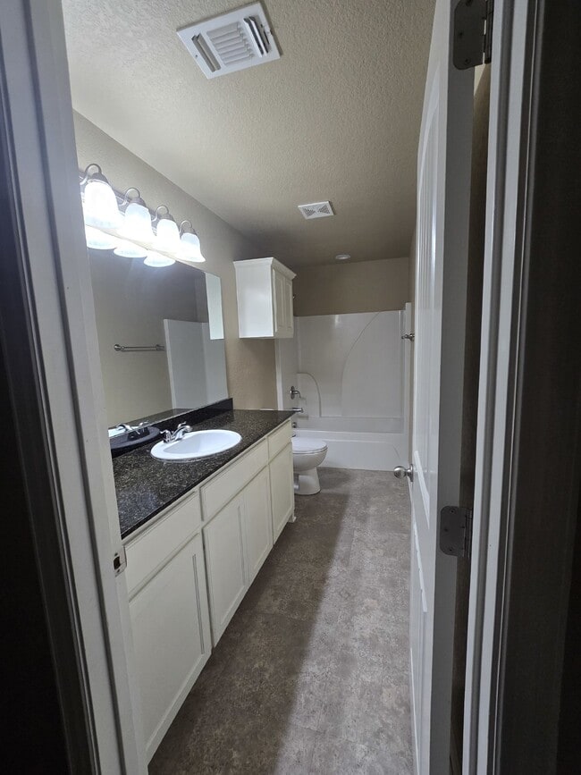 Photo - Spacious 3 Bedroom, 2 Bath Duplex for Rent...