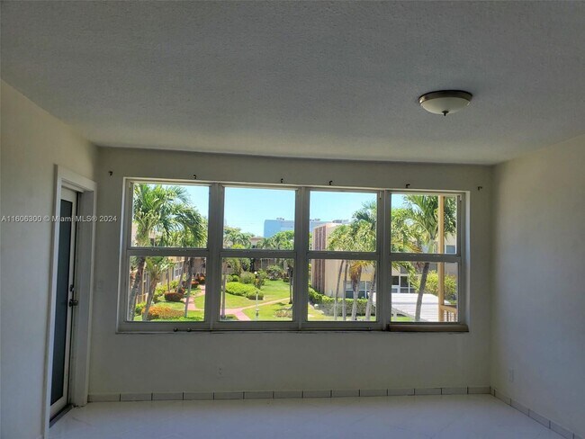 Photo - 1250 Atlantic Shores Blvd Unit 121