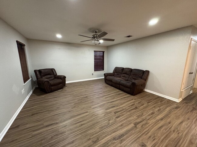 Photo - 257 Brettwood Dr