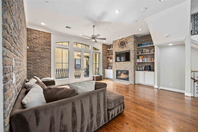Photo - 328 Bomar St