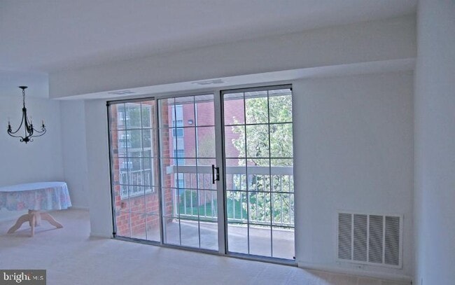 Photo - 1933 Wilson Ln Unit 301