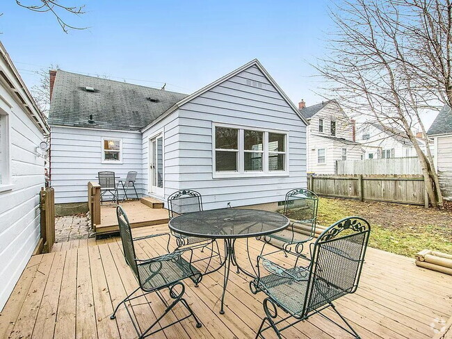 Building Photo - Charming 3BR in SE Grand Rapids Rental