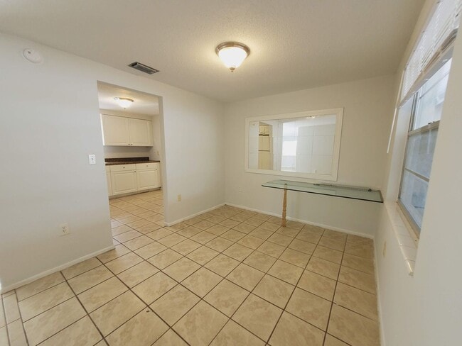 Photo - 6916 Brentford Rd Unit 6916 Brentford Rd