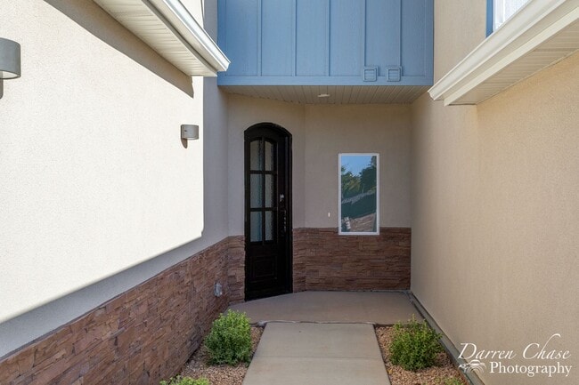 Photo - 4 bedroom, 2.5 bathroom townhome in Hurricane!