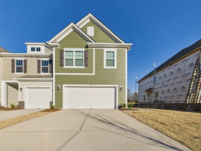 Building Photo - 761 Kitfox Dr NW