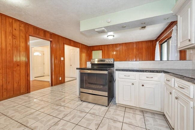 Photo - 7119 Bellaire Blvd