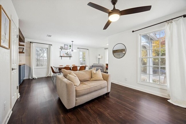 Photo - 604 Pressler St