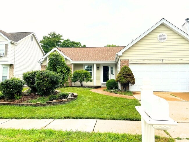 Building Photo - Stunning 3 Bed 3 Bath Ranch In Chesterfiel... Rental