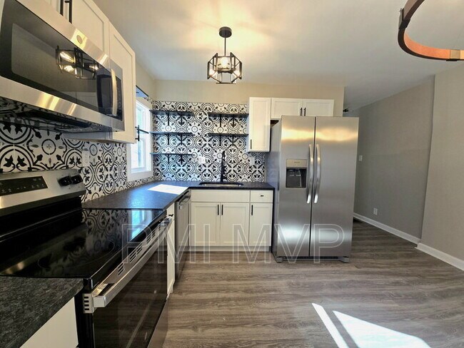 Photo - 1805 Mooberry St