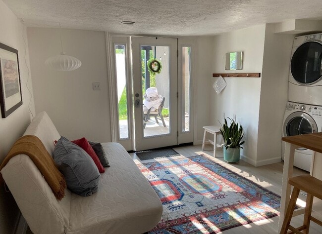 Photo - 4137 Monroe Blvd Unit Lower