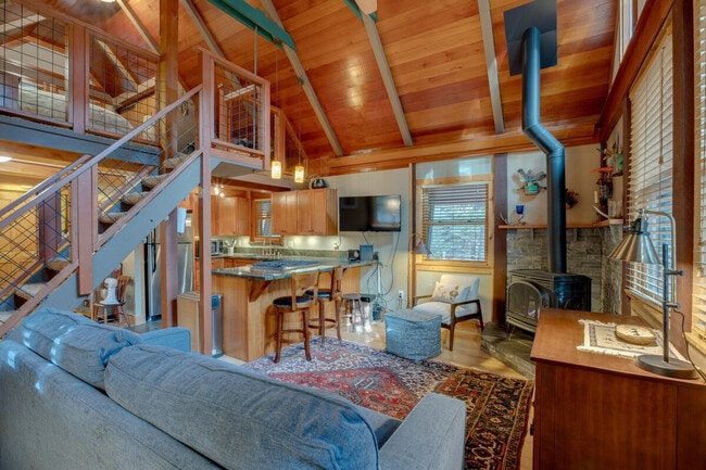 Photo - 7040 Bellevue Ave Unit ID1386139P