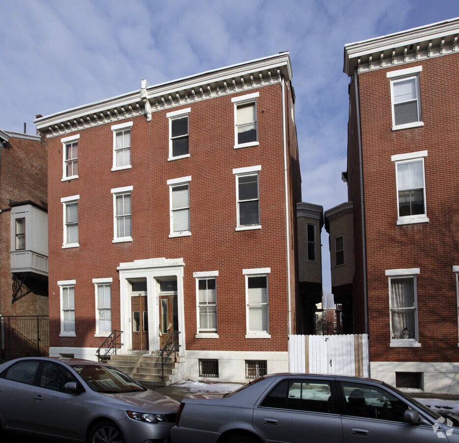 Photo - 1621 Green St Apartments