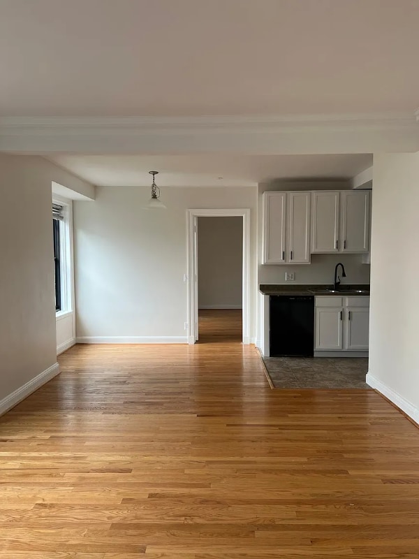 Building Photo - 15 E Kirby St Rental