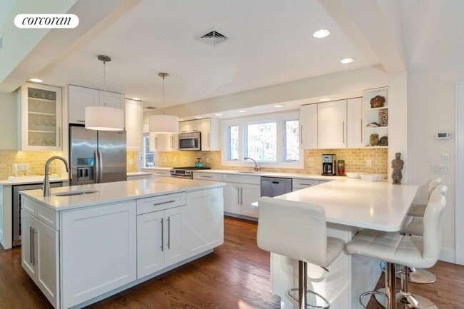 Photo - 76 W Gate Rd