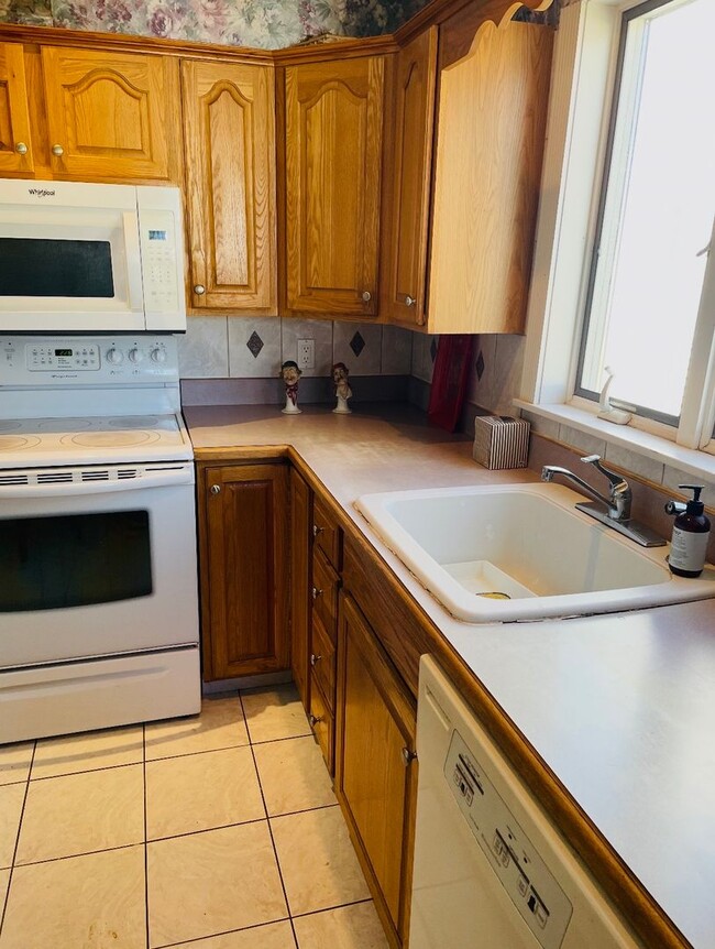 Photo - Single Family Home Available in Schenectady, NY!