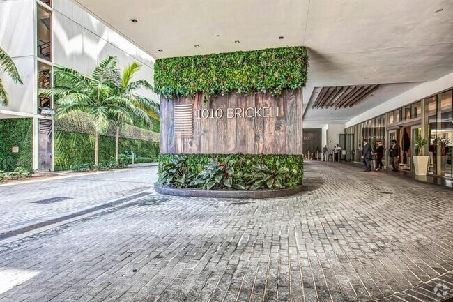 Building Photo - 1010 Brickell Ave Unit A3 Rental