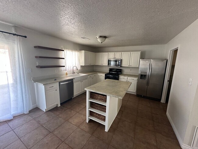 Photo - 8104 Rancho Paraiso NW