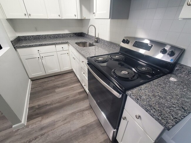 Building Photo - 760 Cummins Hwy Unit 4