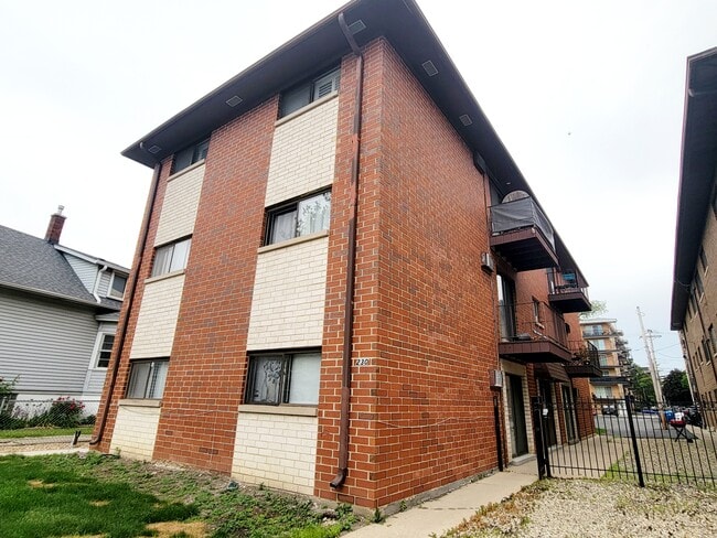 Photo - 230 Circle Ave Condo Unit 5