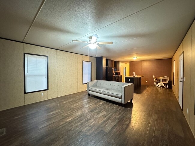 Photo - 3 Bed 2 Bath Mobile Home