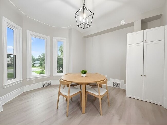 Photo - 47 Ontario Ave Unit 2