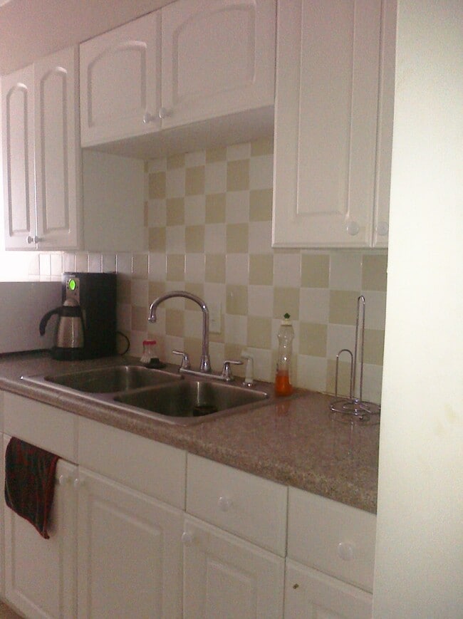 700 East Ave Unit B1