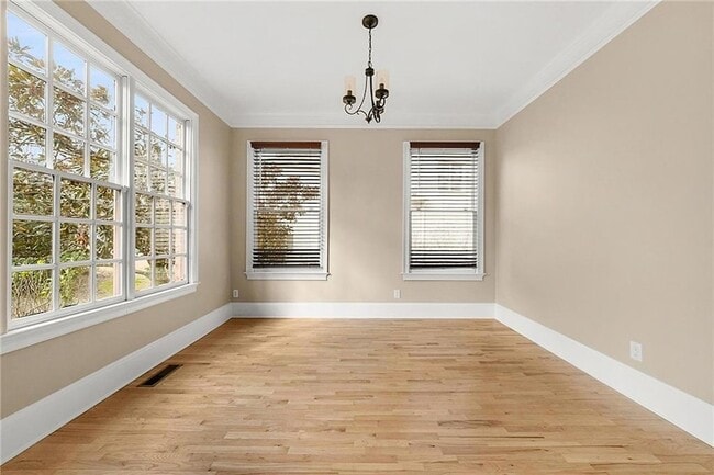 Photo - 225 Lake Summit View