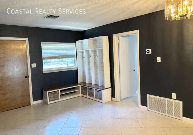 Photo - 32 Bay Dr NE